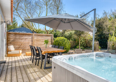 CALIFRONIE ESPACE EXTERIEUR JACUZZI