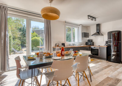 COREE VU GRAND ANGLE SALLE A MANGER CUISINE