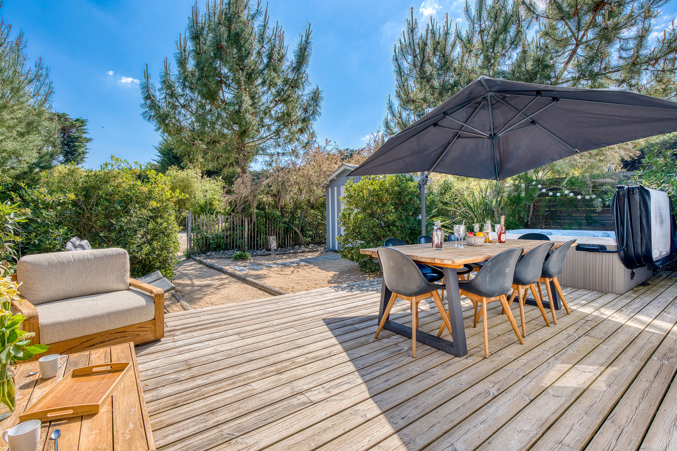 Terrasse de la Villa Indonésie au Domaine Le Sherwood