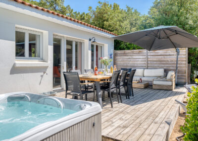 Extérieur avec jacuzzi Villa Russie à Notre Dame de Monts