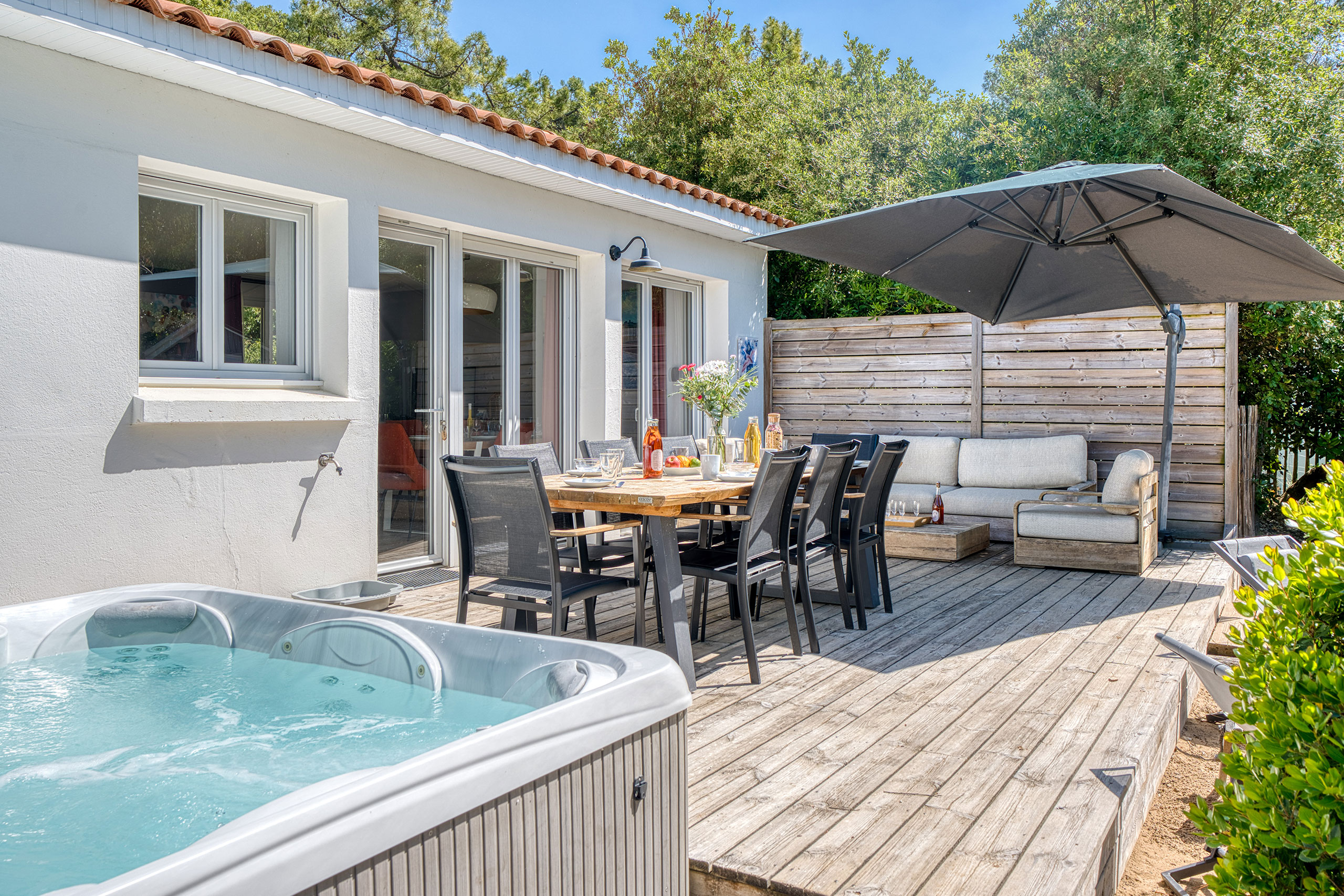 Extérieur avec jacuzzi Villa Russie à Notre Dame de Monts