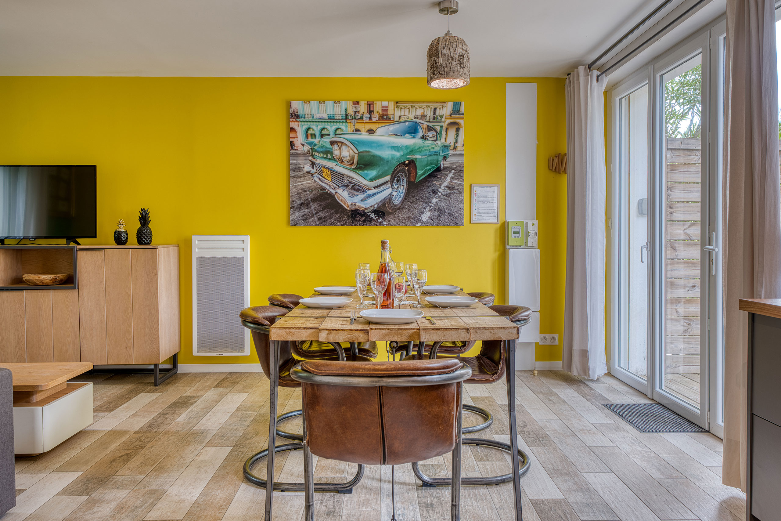 TABLE-A-MANGER-CUBA-2 Grande table pour repas en famille ou entre amis