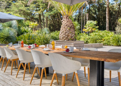 Grande table pour repas en famille ou entre amis