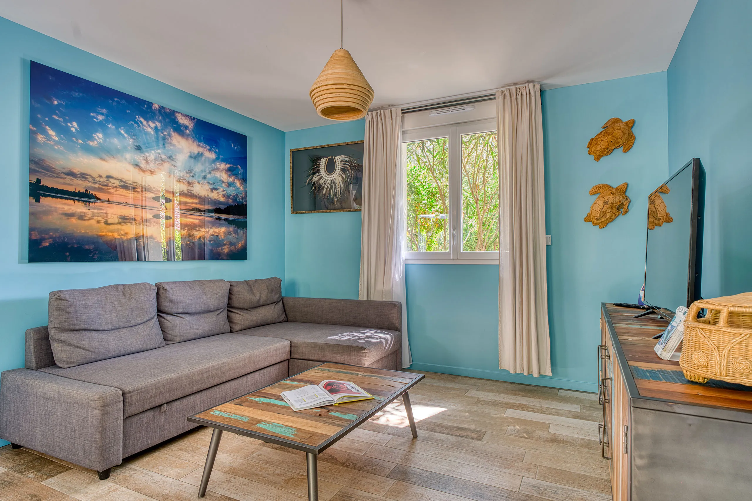 salon-villa-hawai salon pour un séjour entre amis ou en famille en vendée