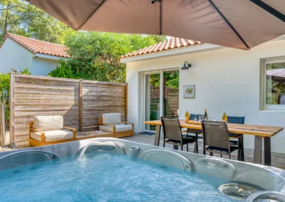Spa privatif villa brésil au domaine le Sherwood pour un séjour en famille ou entre amis